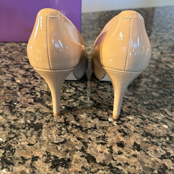 Madden Girl Getta Nude heels NIB 9 - Picture 5 of 10